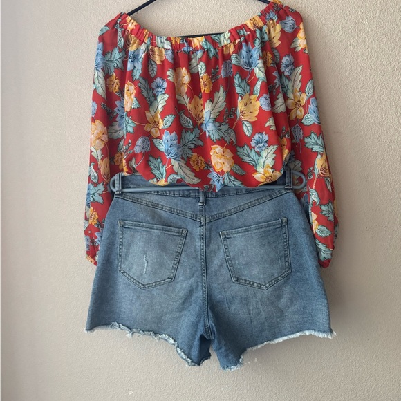 Floral Red Women's Top - Picture 4 of 4